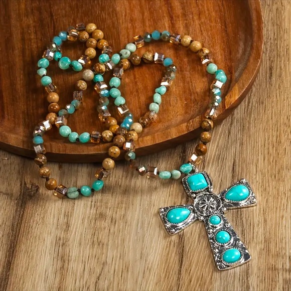 Beautiful Boho Beaded Turquoise & Silver Cross Necklace! - Picture 6 of 7